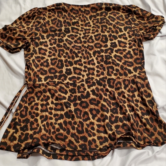 2/$15**Cheetah M top - Picture 2 of 3